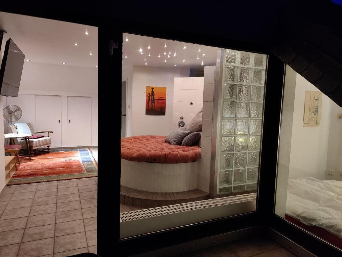 Spacious & Comfortable Guestrooms W Private Bathrooms Near Koelnmesse & Lanxess Arena, Free Parking, Highspeed Wifi Ngoại thất bức ảnh